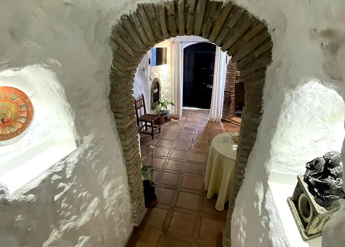 Cueva De David Villa Grenade