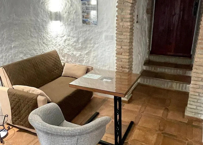 Cueva De David Villa Grenade